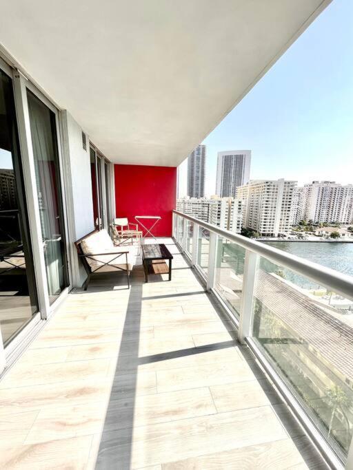 Luxury Condo Steps From Beach Hallandale Beach Eksteriør billede